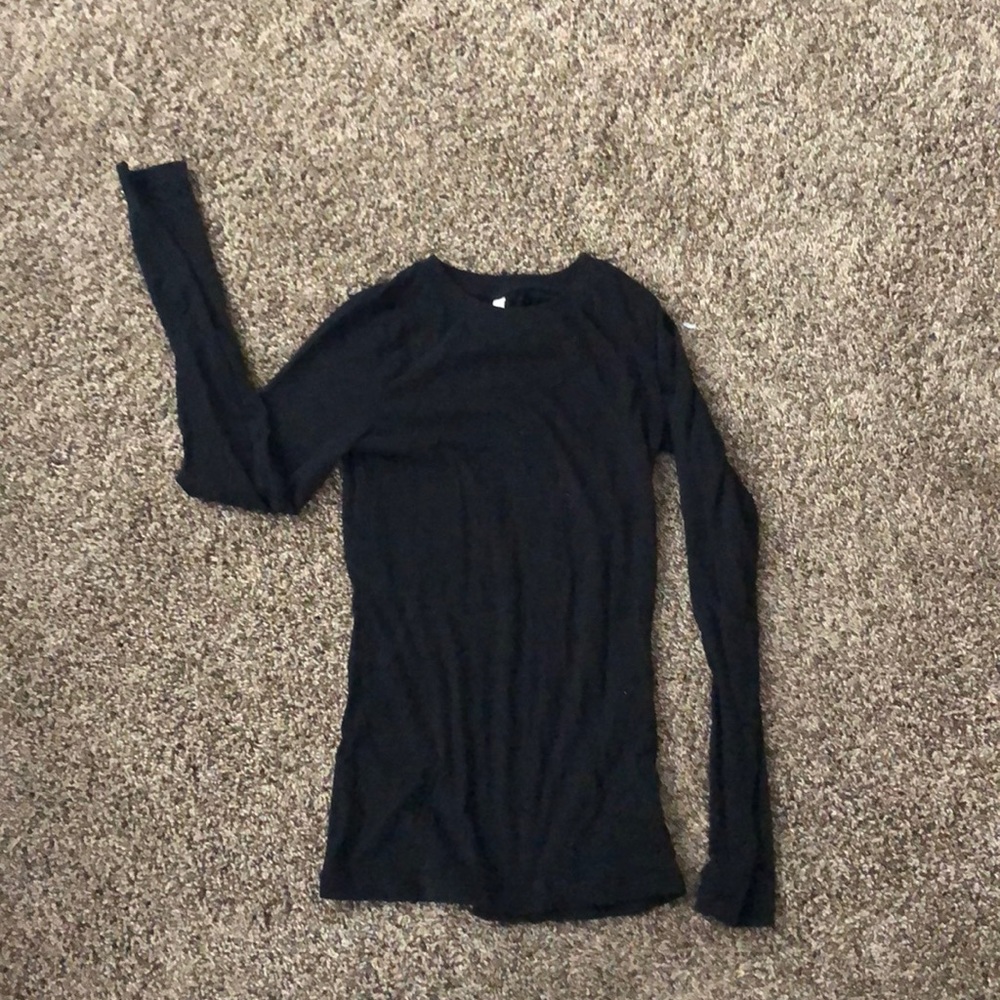 Basic long sleeve black shirt